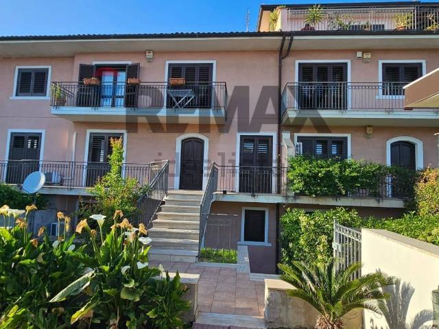 Villetta bifamiliare in vendita di 197 m² in Via Vittorio Emanuele da Bormida, 57
