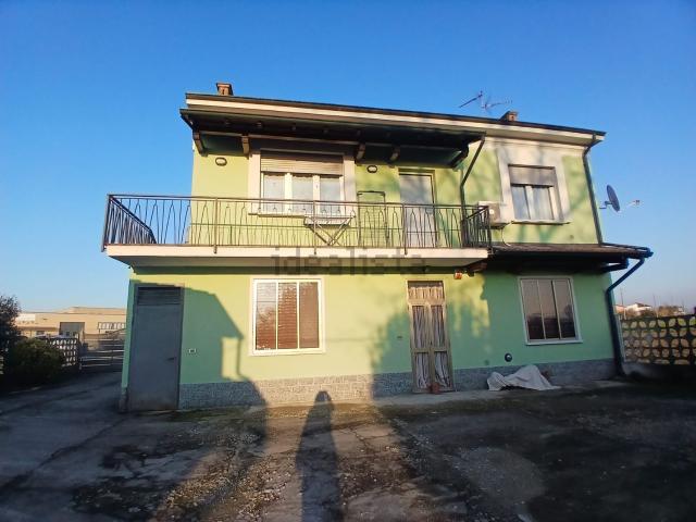 Villetta bifamiliare in vendita di 194 m² in Strada Provinciale 113