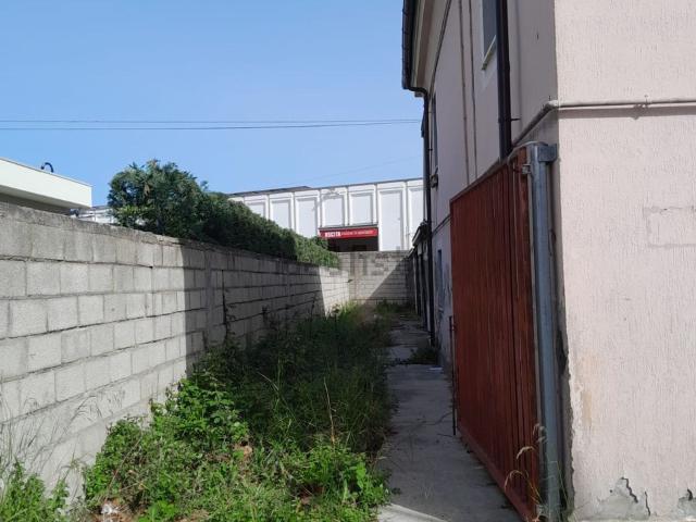Villetta bifamiliare in vendita di 100 m² in Via Amendola