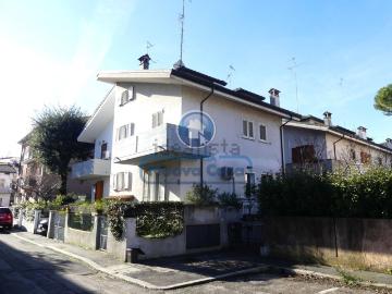 Villetta bifamiliare in vendita di 194 m² in Via Angelo Cicognani, 6