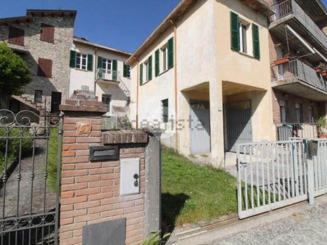 Villetta bifamiliare in vendita di 195 m² in Strada Cozzano