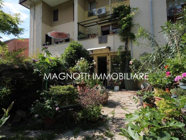 Villetta bifamiliare in vendita di 195 m² in Via Ausonia