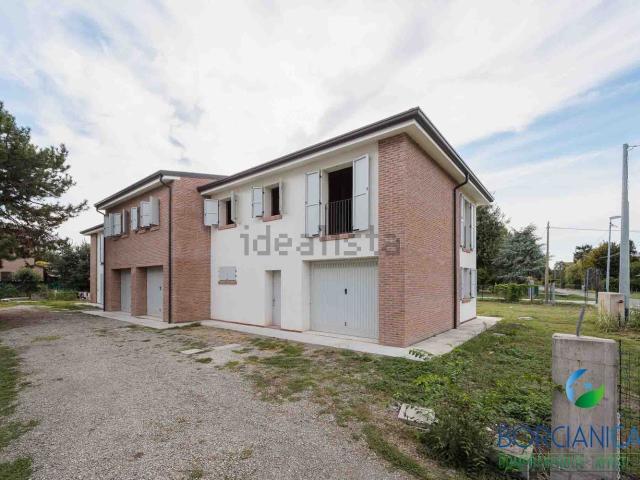 Villetta bifamiliare in vendita di 195 m² in Via Chiesa Saliceto, 36