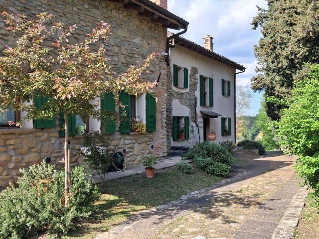 Villetta bifamiliare in vendita di 195 m² in Via di Sabbiuno