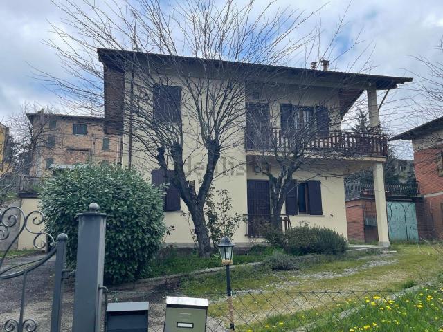 Villetta bifamiliare in vendita di 195 m² in Via Don Achille Vecchiati, 145