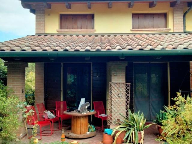 Villetta bifamiliare in vendita di 195 m² in Via Nabucco