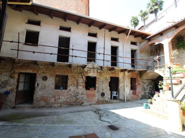 Villetta bifamiliare in vendita di 195 m² in Via Roma, 37