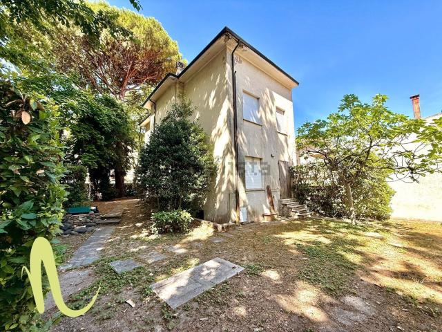 Villetta bifamiliare in vendita di 195 m² in Viale Venezia, 11