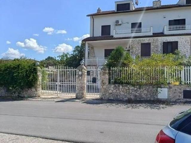 Villetta bifamiliare in vendita di 195 m²