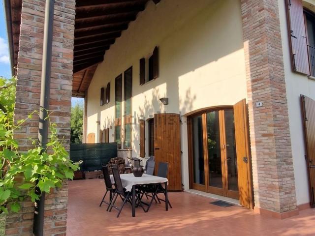 Villetta bifamiliare in vendita di 195 m²