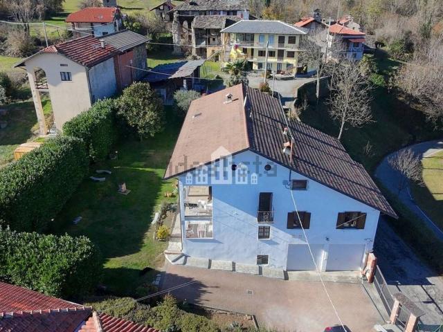 Villetta bifamiliare in vendita di 196 m² in Frazione Braida, 21