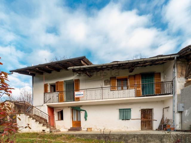 Villetta bifamiliare in vendita di 196 m² in Frazione Croce, 37