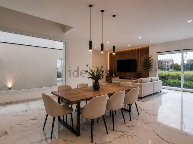 Villetta bifamiliare in vendita di 196 m² in Via Guglielmo Oberdan