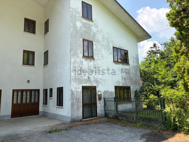 Villetta bifamiliare in vendita di 196 m² in Via Pian della Rosta, 82
