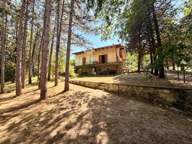 Villetta bifamiliare in vendita di 198 m² in Località Macchie, 6