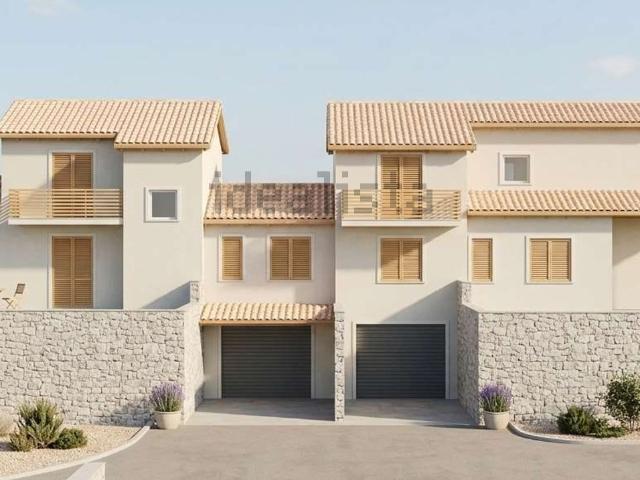 Villetta bifamiliare in vendita di 198 m² in Via della Grotta Giusti