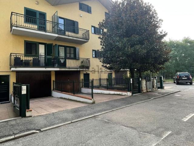 Villetta bifamiliare in vendita di 198 m² in Via delle Lame, 4