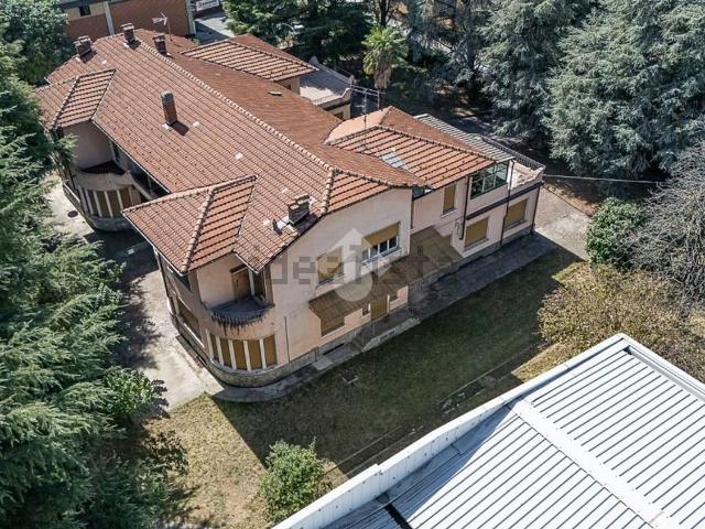 Villetta bifamiliare in vendita di 198 m² in Via Maria Bricca, 22