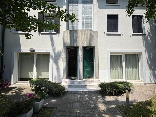 Villetta bifamiliare in vendita di 198 m² in Via Molino Ronchin