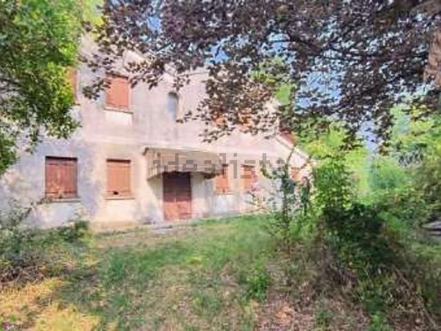 Villetta bifamiliare in vendita di 198 m² in Via San Vigilio