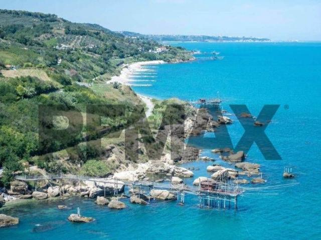Villetta bifamiliare in vendita di 199 m² in Contrada Coste del Mulino, 48