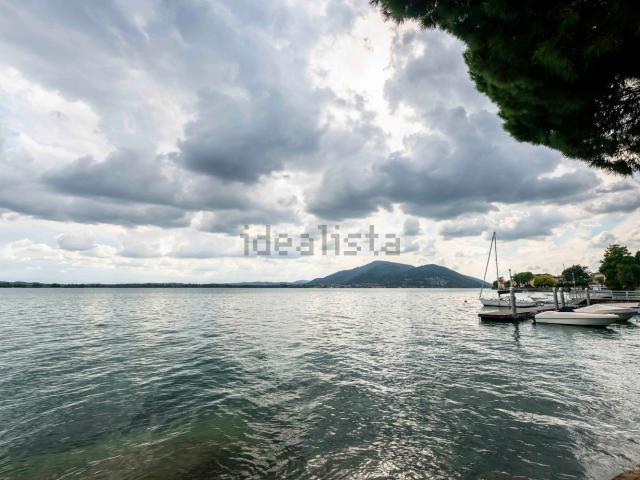 Villetta bifamiliare in vendita di 199 m² in Via Tavernola
