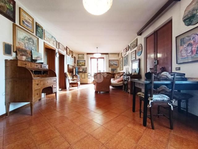 Villetta bifamiliare in vendita di 103 m² in Via Abruzzo, 37