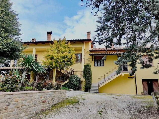 Villetta bifamiliare in vendita di 103 m² in Frazione Castiglioni, 77