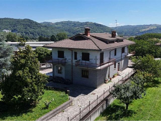 Villetta bifamiliare in vendita di 1000 m² in Località Casseneto