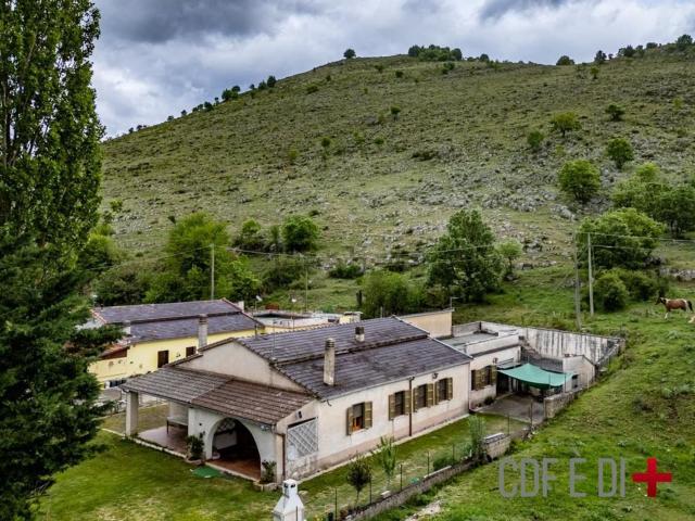 Villetta bifamiliare in vendita di 100 m² in Frazione marano