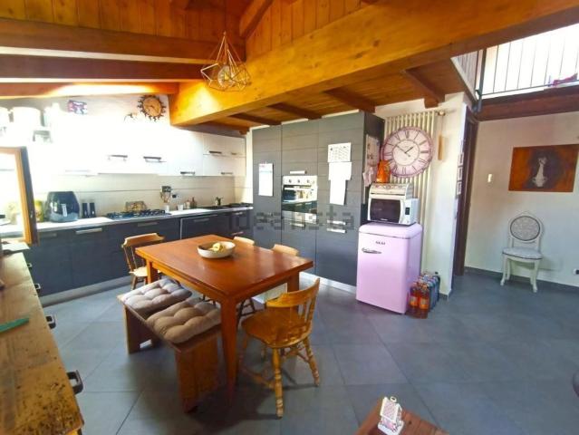 Villetta bifamiliare in vendita di 100 m² in Frazione Conoz, 7
