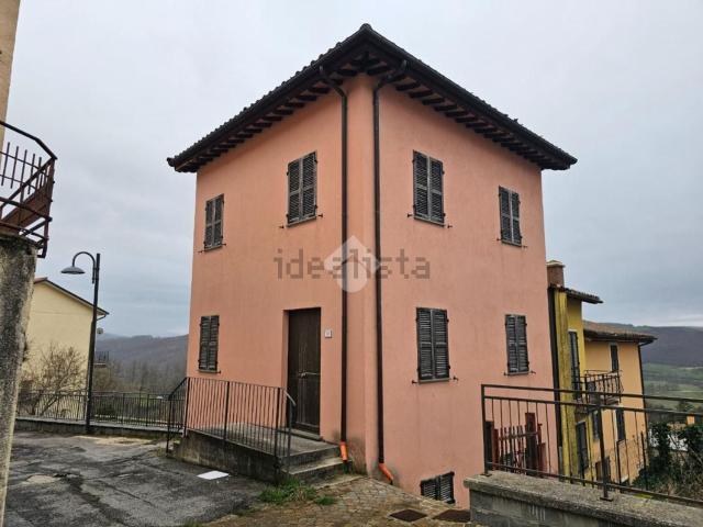 Villetta bifamiliare in vendita di 100 m² in Frazione Corgneto, 1