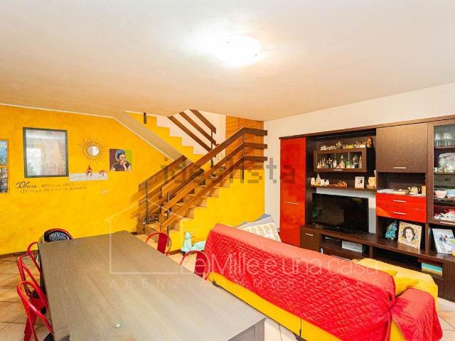 Villetta bifamiliare in vendita di 100 m² in Via Antica Regina, 87