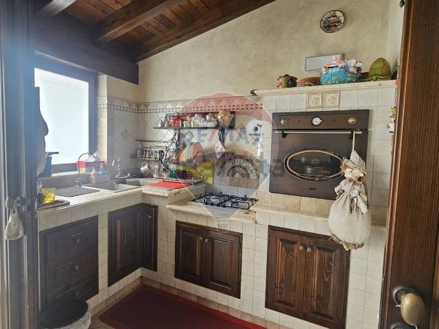 Villetta bifamiliare in vendita di 100 m² in Via Caputo, 33