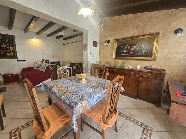 Villetta bifamiliare in vendita di 100 m² in Via Caputo, 33