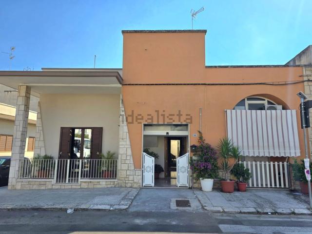 Villetta bifamiliare in vendita di 100 m² in Via Caprarica, 95