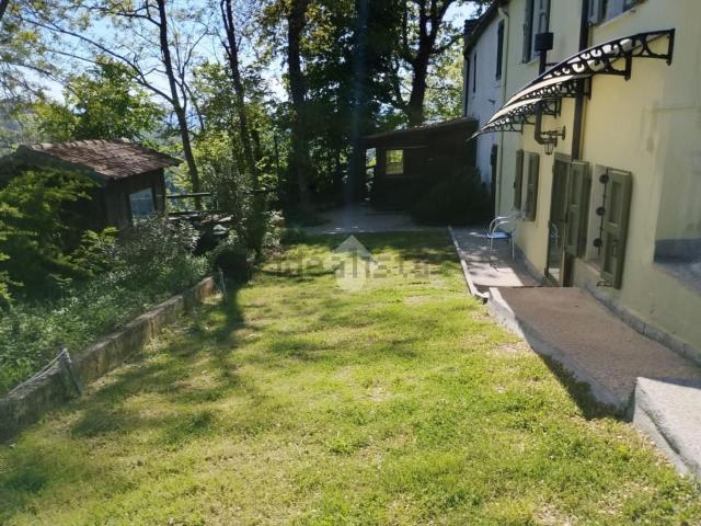 Villetta bifamiliare in vendita di 100 m² in Via Castellaccio, 1