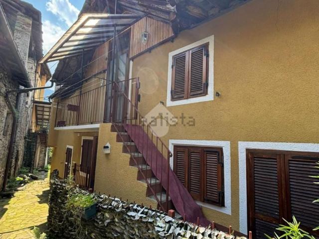Villetta bifamiliare in vendita di 100 m² in Via Cernesio, 14