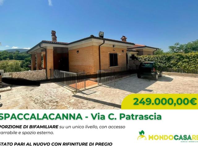 Villetta bifamiliare in vendita di 100 m² in Via Colonnella Patrascia, 109