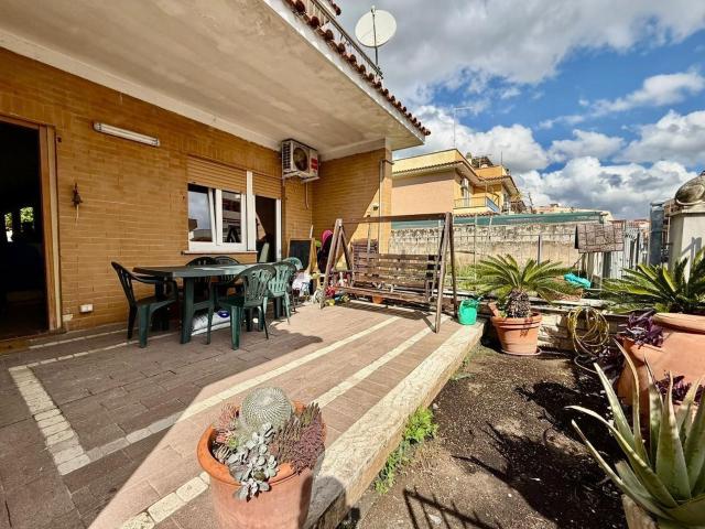Villetta bifamiliare in vendita di 100 m² in Via Cristoforo Colombo