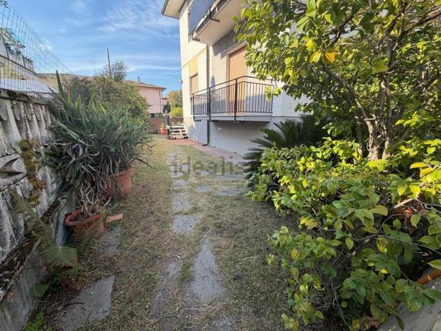 Villetta bifamiliare in vendita di 100 m² in Via della Bassa, 118