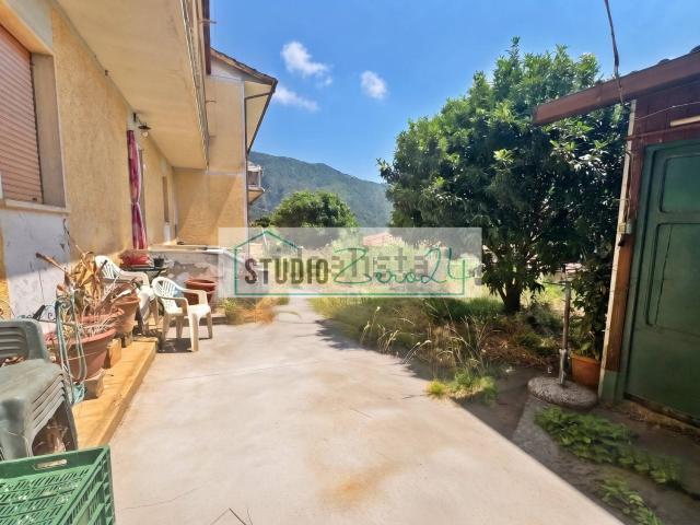 Villetta bifamiliare in vendita di 97 m² in Via Giorgetto