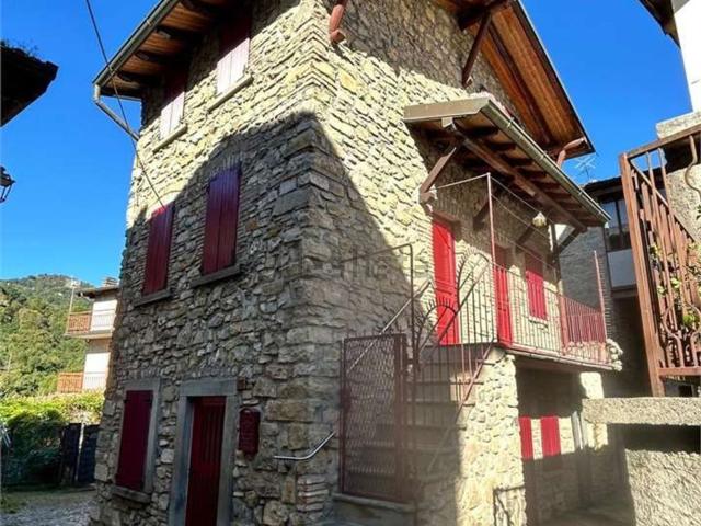 Villetta bifamiliare in vendita di 100 m² in Via Giuseppe Garibaldi