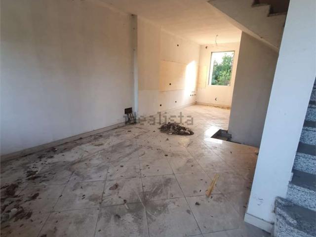 Villetta bifamiliare in vendita di 100 m² in Via Iᵒ Maggio