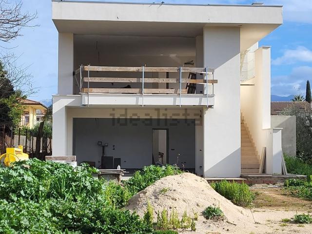 Villetta bifamiliare in vendita di 100 m² in Via Luigi Einaudi