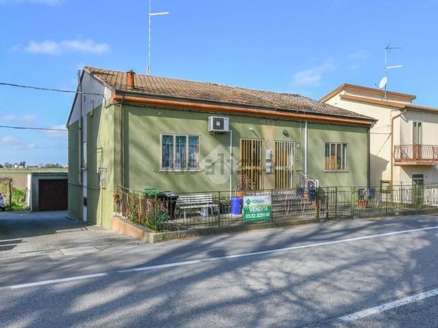 Villetta bifamiliare in vendita di 100 m² in Via Mantova, 269