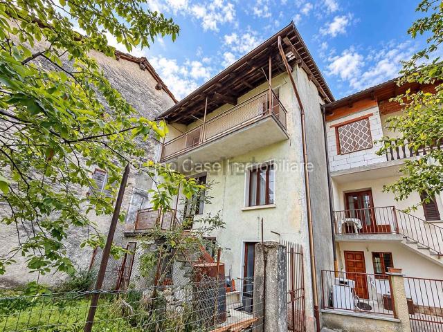 Villetta bifamiliare in vendita di 100 m² in Via Martiri della Libertà
