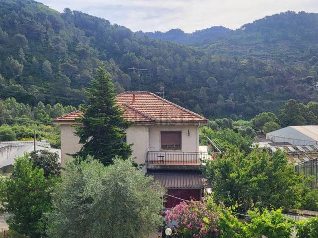 Villetta bifamiliare in vendita di 100 m² in Via Provinciale