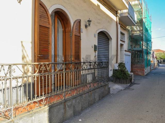 Villetta bifamiliare in vendita di 100 m² in Via Riesi, 43