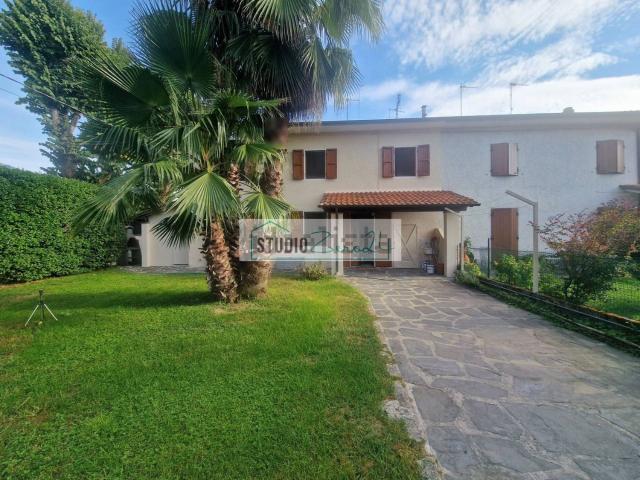 Villetta bifamiliare in vendita di 100 m² in Via Roma
